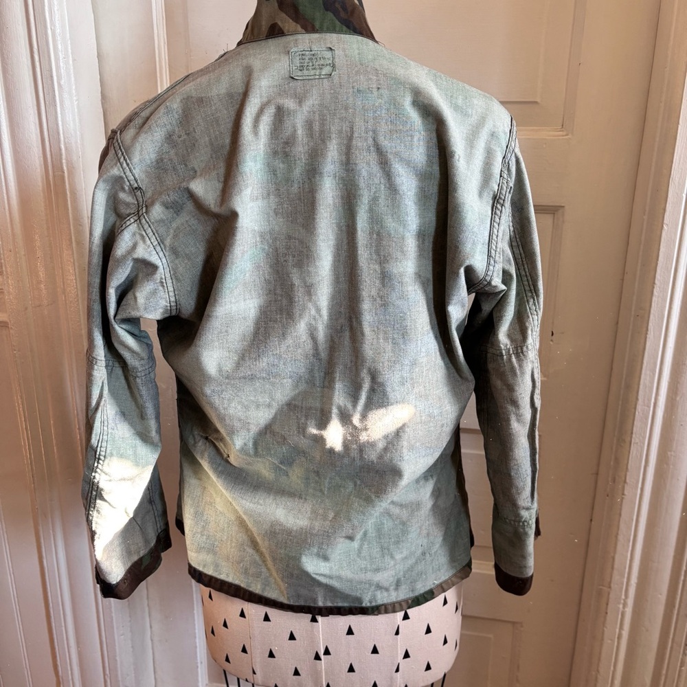 Vintage US ARMY issued
Woodland Camouflage Coat
Size Small - Picture 14 of 14